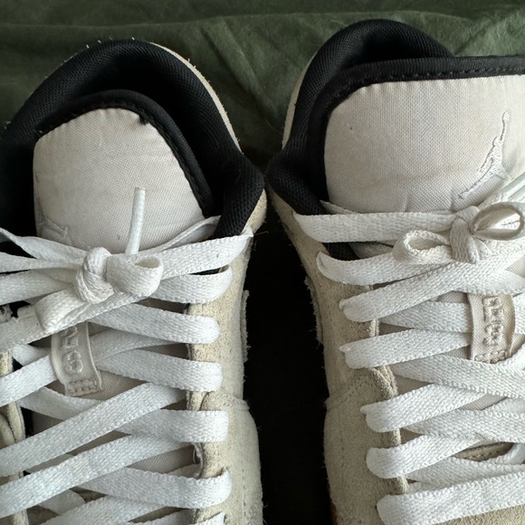 Jordan 1 Low Hyper Pink - Picture 3 of 7